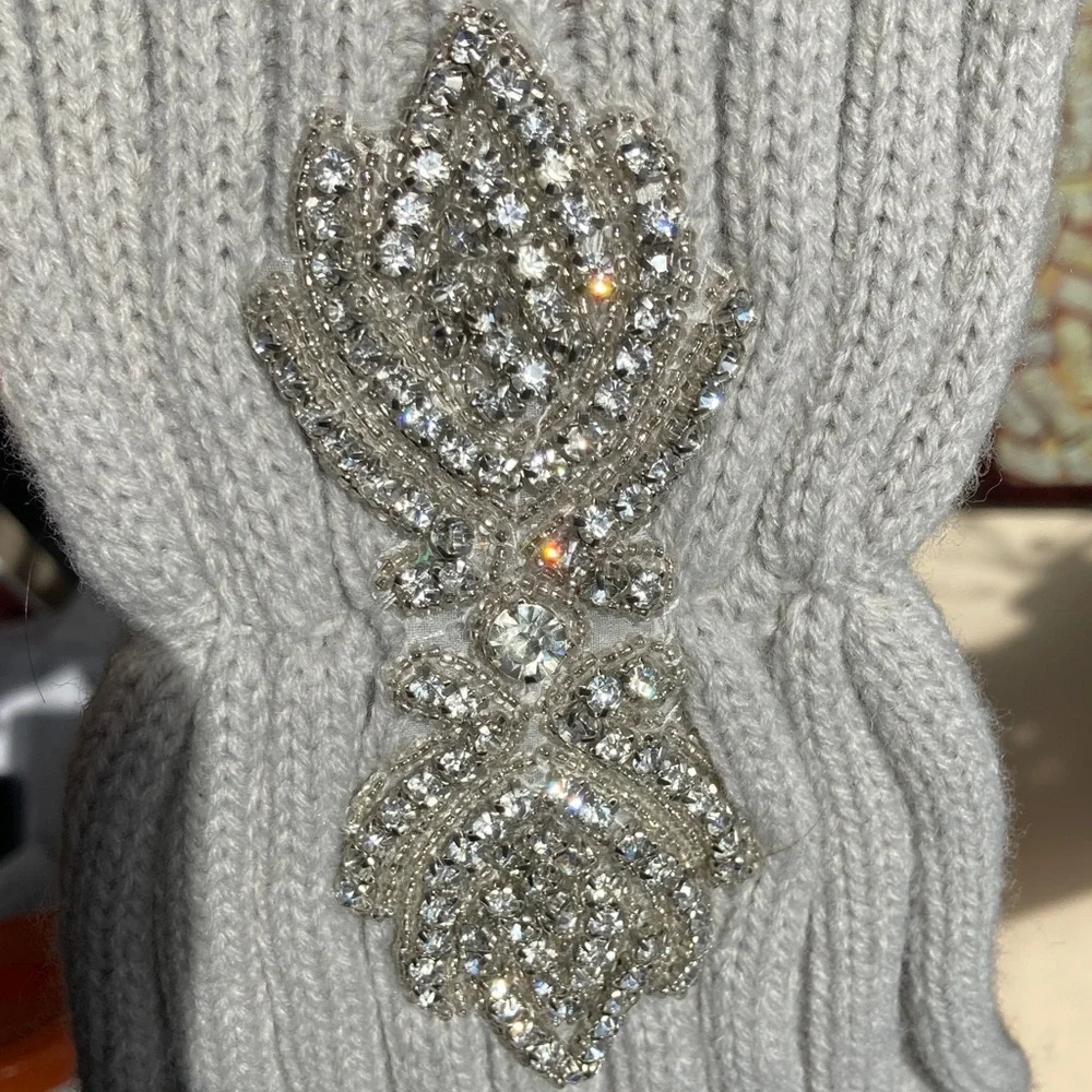 Regency Rhinestone Turban Ring Hat in Grey EUC